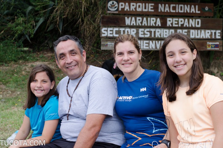 Rostros de la Cota: Familia Salcedo en boleita disfrutando un soleado domingo