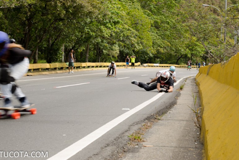 CRÓNICA DE UNA CAÍDA